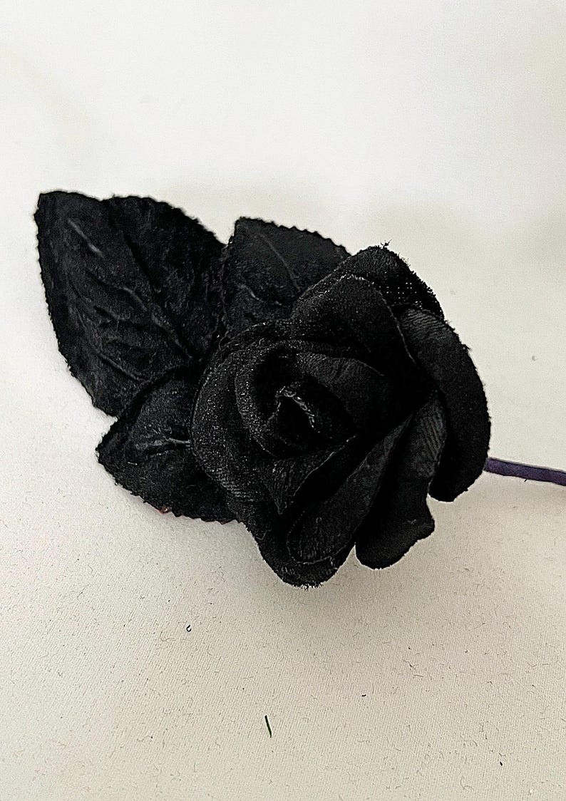 7 x Black Roses with leaves Halloween wreath, bouquets image 10