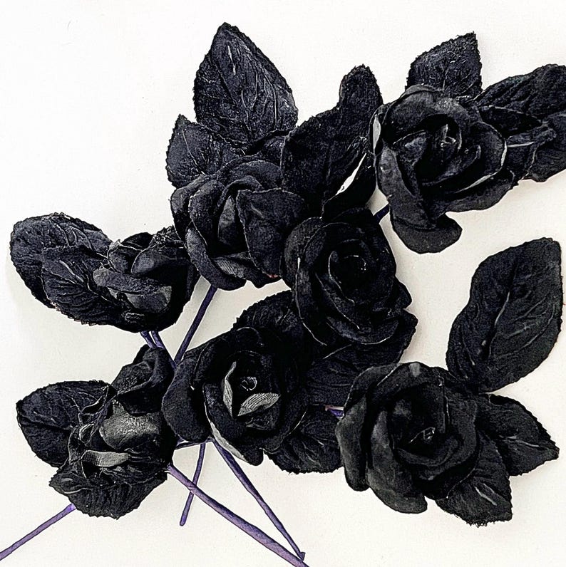 7 x Black Roses with leaves Halloween wreath, bouquets image 1