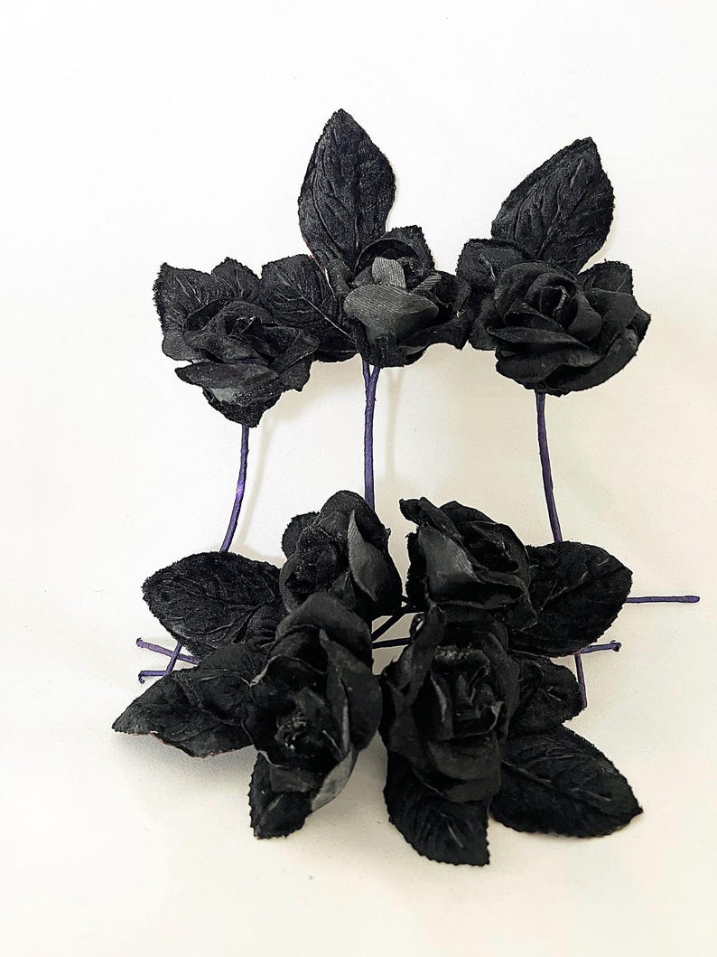 7 x Black Roses with leaves Halloween wreath, bouquets image 3