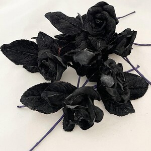 7 x Black Roses with leaves Halloween wreath, bouquets image 7