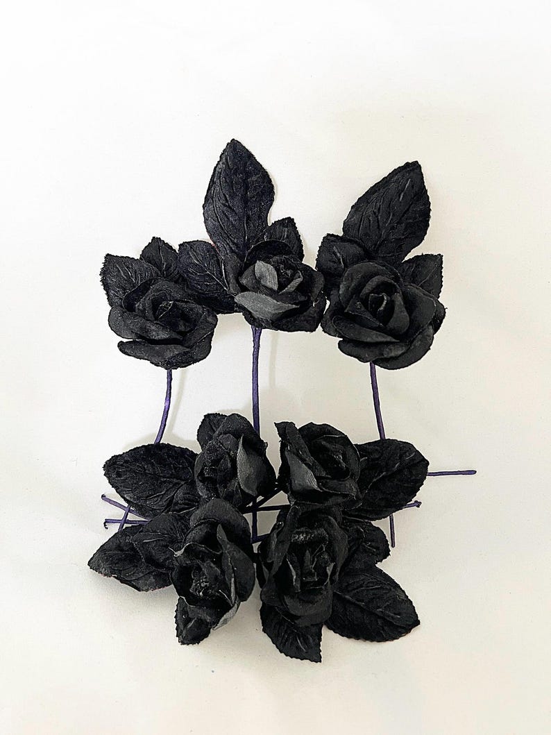 7 x Black Roses with leaves Halloween wreath, bouquets image 5