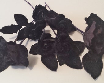 7 x Black Roses with leaves Halloween wreath, bouquets