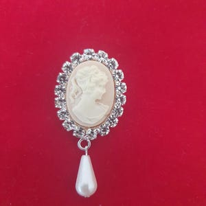 Vintage Brooch Lady Cameo Head with Pearl and diamante bling