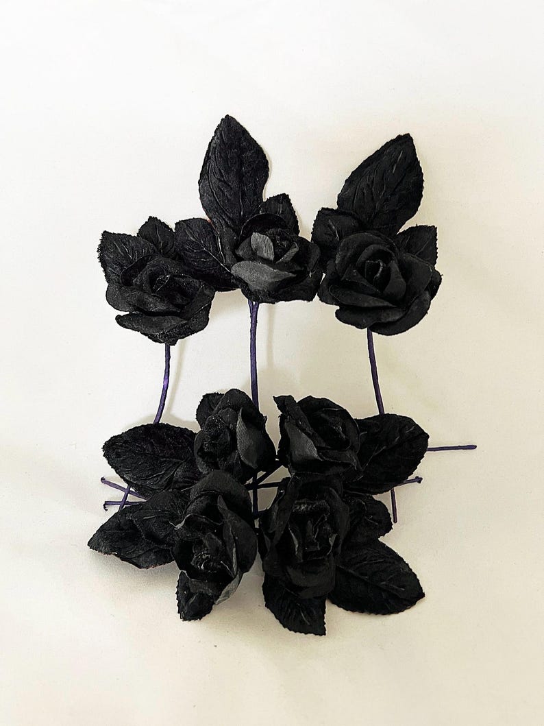 7 x Black Roses with leaves Halloween wreath, bouquets image 2
