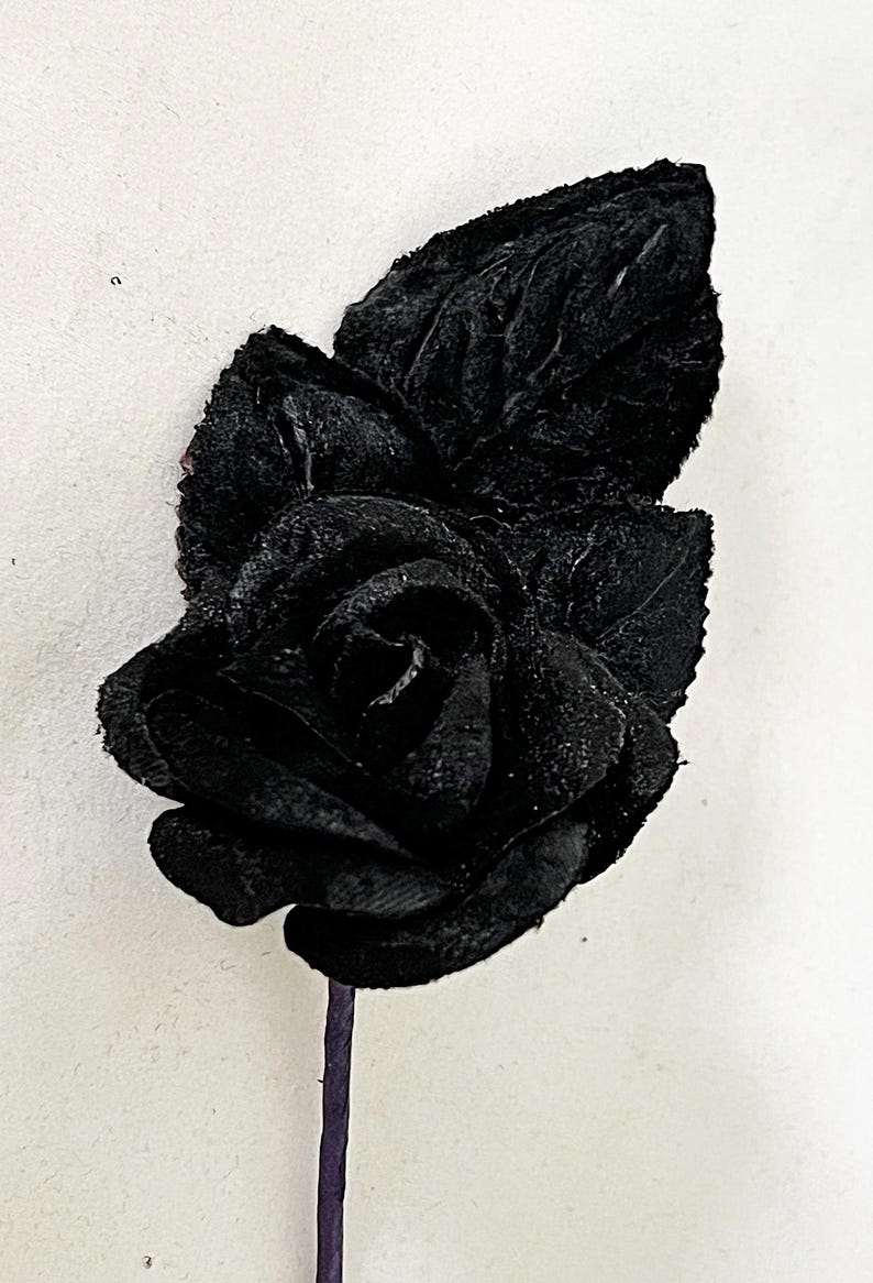 7 x Black Roses with leaves Halloween wreath, bouquets image 12