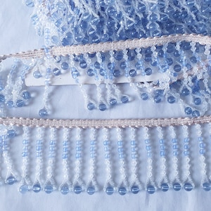 Ribete de flecos con cuentas azules: pantallas de lámpara, disfraces, cortinas - 1 yarda