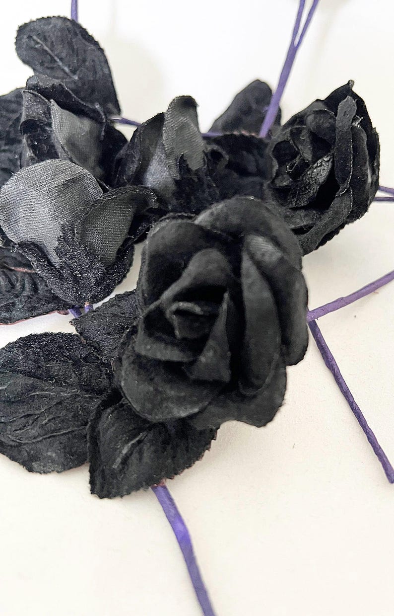 7 x Black Roses with leaves Halloween wreath, bouquets image 9