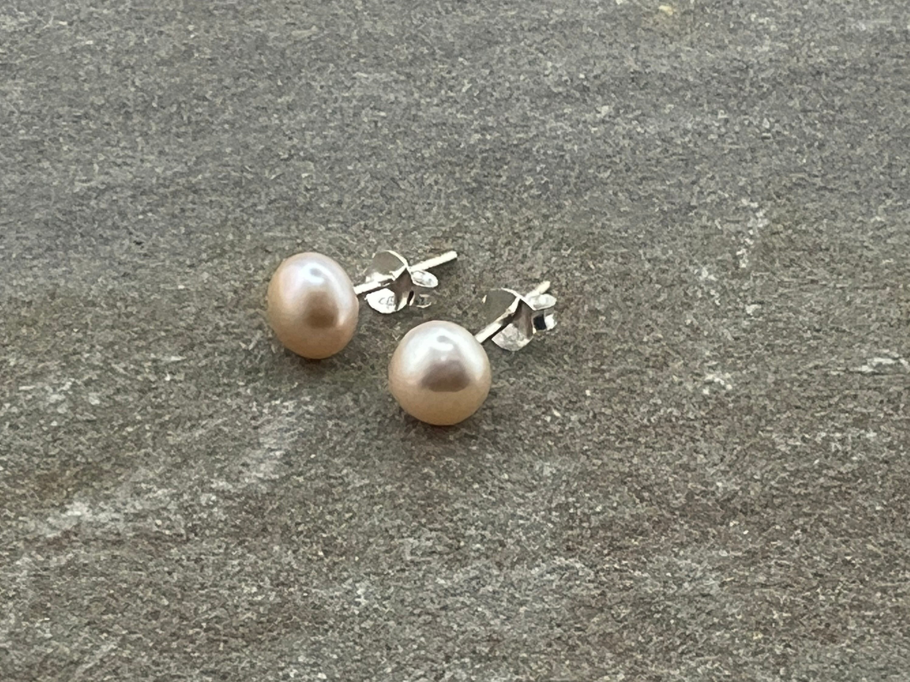 Boucles D'oreilles Clous En Argent Fin Avec Perles De Culture Roses Imitation - Occasion En Bon état