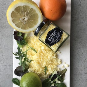 YELLOW LEMON Salt Flakes | Gourmet Salts | 45 gr/1.59 oz Glass Jar