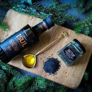 Gros sel LAVE NOIRE I Sels gastronomiques | Pot en verre de 90 g / 3,17 oz | Idéal pour une présentation sur une table | Couleur spectaculaire et texture délicate