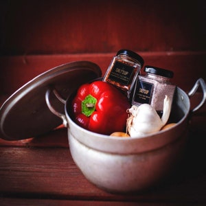 Gros sels gastronomiques au vin rouge I | Sels gastronomiques | Pot de 50 g | Fleur de sel de mer biologique Flor De Sal