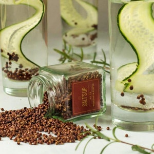 MELEGUETA Pepper - Grains of Paradise | 60g / 2.15 oz Glass Jar | Pungent Flavor with a Peppery Bite and Hints of Cardamom and Camphor
