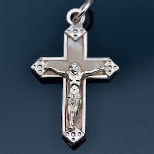 Religious Vintage  catholic crucifix pendant  cross Holy Jesus Christ.