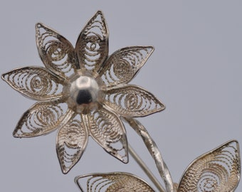 Beautiful Silver 925 filigree Flower & leaf brooch