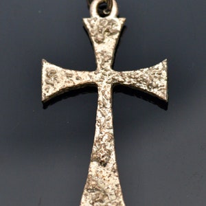 Religiöses Antikes versilbertes Französisches katholisches Kruzifixanhängerkreuz Heiliger Jesus Christus