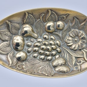 Confiture antique de baies et de fleurs / cuillère à confiture