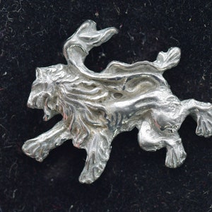 Small Stylish Lion/ Military ? Badge / Pin