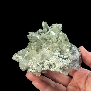 Chlorite Included Quartz Cluster