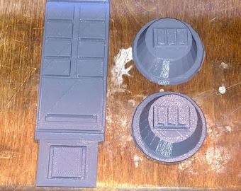 Casco Rex Rebels (antiguo) y panel de comunicación greebs, resina y PLA