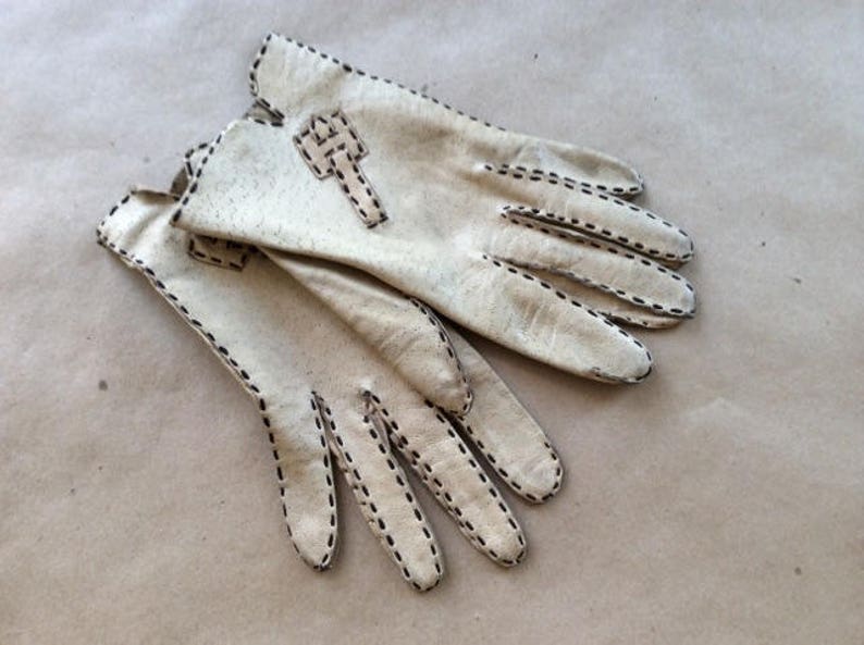 Gorgeous deer skin gloves with top-stitching, minimally worn, Medium size. image 2