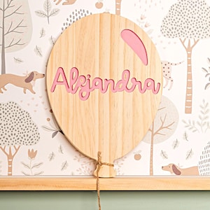 Globo de madera personalizado – Placa grabada con nombre del bebé – Regalo para recién nacido – Decoración infantil para habitación del Bebé