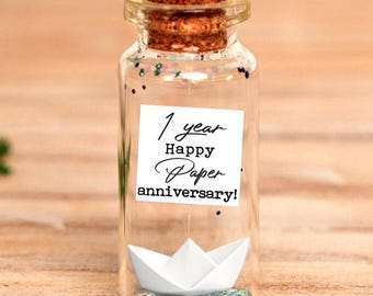 Cadeau voor het eerste papieren jubileum – Origami papieren bootje in een fles met foto, persoonlijke boodschap, een aandenken voor hem of haar, cadeau voor het eerste jubileum
