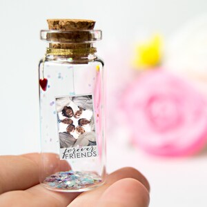 Regalo con foto. Regalo per gli amici. Amici per sempre. Minifoto. Regalo in miniatura con foto per l'anniversario. Regalo di buon compleanno