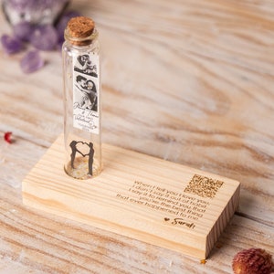 Base en bois QR personnalisée, cadeau du premier anniversaire pour petit ami, code QR pour femme, code QR gravé, site Web, musique, vidéo, 1er anniversaire