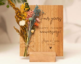 Cadeau voor het 4e huwelijksjubileum, jubileumkaart met gedroogde bloemen, gegraveerde houten of papieren kaart, mini-bloemenboeket, gepersonaliseerd huwelijksgeschenk voor haar ter gelegenheid van het 4-jarig bestaan.