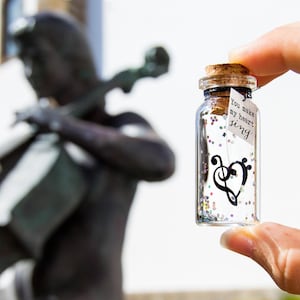 You make my heart sing. Tarjeta musical- Regalo nota musical. Mensaje en una botella. Miniaturas. Regalo personalizado. Postal de amor.