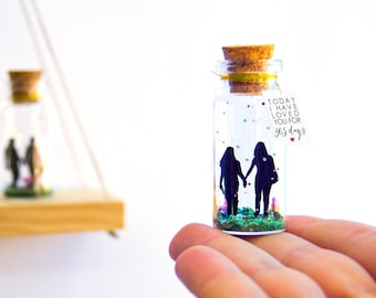 Bericht in een fles - Lesbisch cadeau voor eerste huwelijksjubileum - Gepersonaliseerde liefdesbrief, handgemaakte fles, betekenisvol aandenken