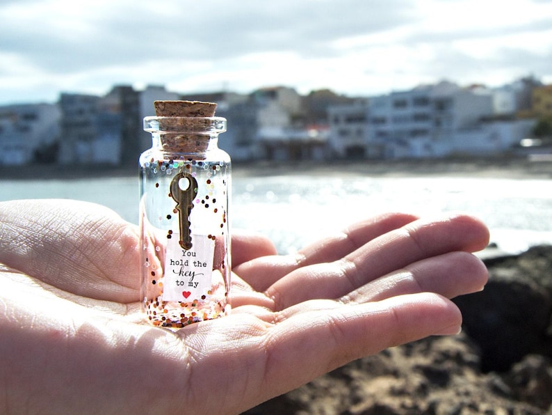 Personalized Gift for girlfriend hold the key to my heart Message in bottle. anniversary gift for Him I Love You Love card for Her Key card image 1