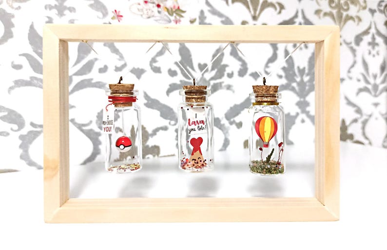 Display your bottle. Floating frame wood handmade. Swing. Frame your message. Personalized gift. Romantic. Thoughtful Gifts. Valentine. FRAME for 4 bottles