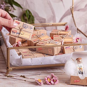 Opakowanie Miniaturowy pakiet pocztowy. Opakowanie na wiadomość w butelce. Spersonalizowany prezent. Pudełka do pakowania miniatur, pudełeczka