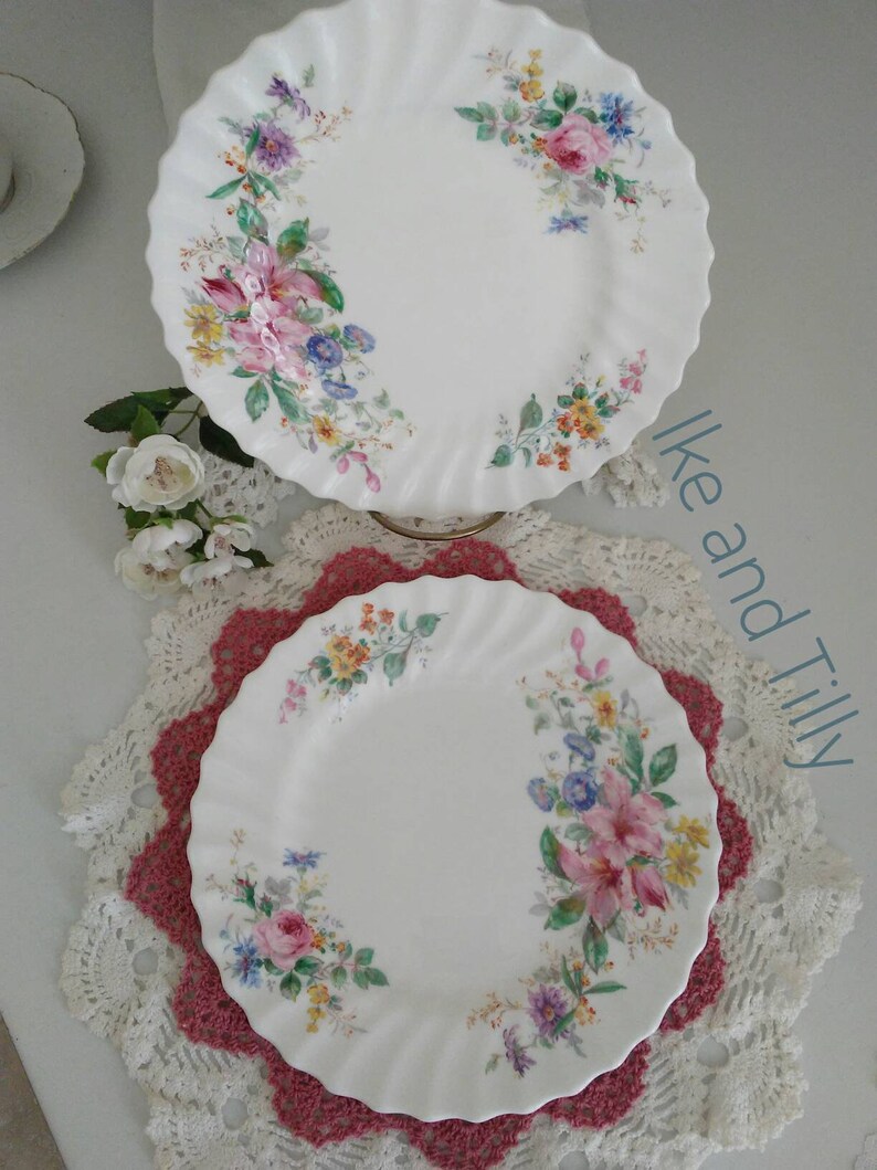 Royal Doulton Arcadia  Green Stamp  Set of 2  Arcadia Salad image 1