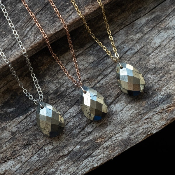 Collier Pyrite - Collier doré à l’or fin 14 carats - Collier pierre naturelle – collier boho - Cadeau pour femme -
