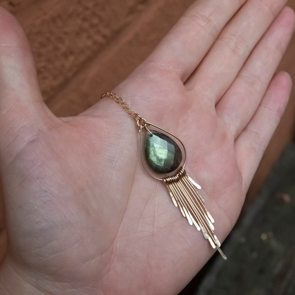 Collier rayon de soleil et Labradorite - Collier doré à l’or fin 14 carats – Collier pierre naturelle – collier boho - Cadeau pour femme