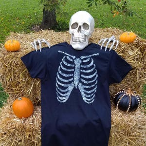 Rib Cage Hand Painted T Shirt / Halloween Skeleton Shirt / Spooky Skeleton Ribcage Tee / Skeleton Tops / Goth Shirts / Goth Girl Shirt