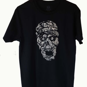Mummy Skull Hand Painted T Shirt / Mummy Shirt / Creepy Shirt / Scary Tees / Spooky Tshirt / Screaming Skull Shirt / Halloween Shirts