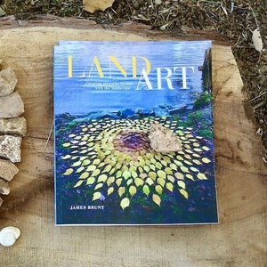 SIGNED, Land Art, creating artworks in and with the landscape.