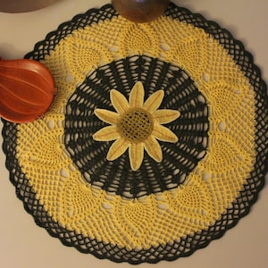 sunflower Crochet Doily / Vase Mat; Knitted Table Decoration