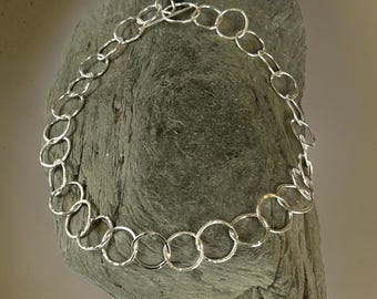 Collar de eslabones de plata esterlina martillada a mano: joyería artesanal con un toque especial