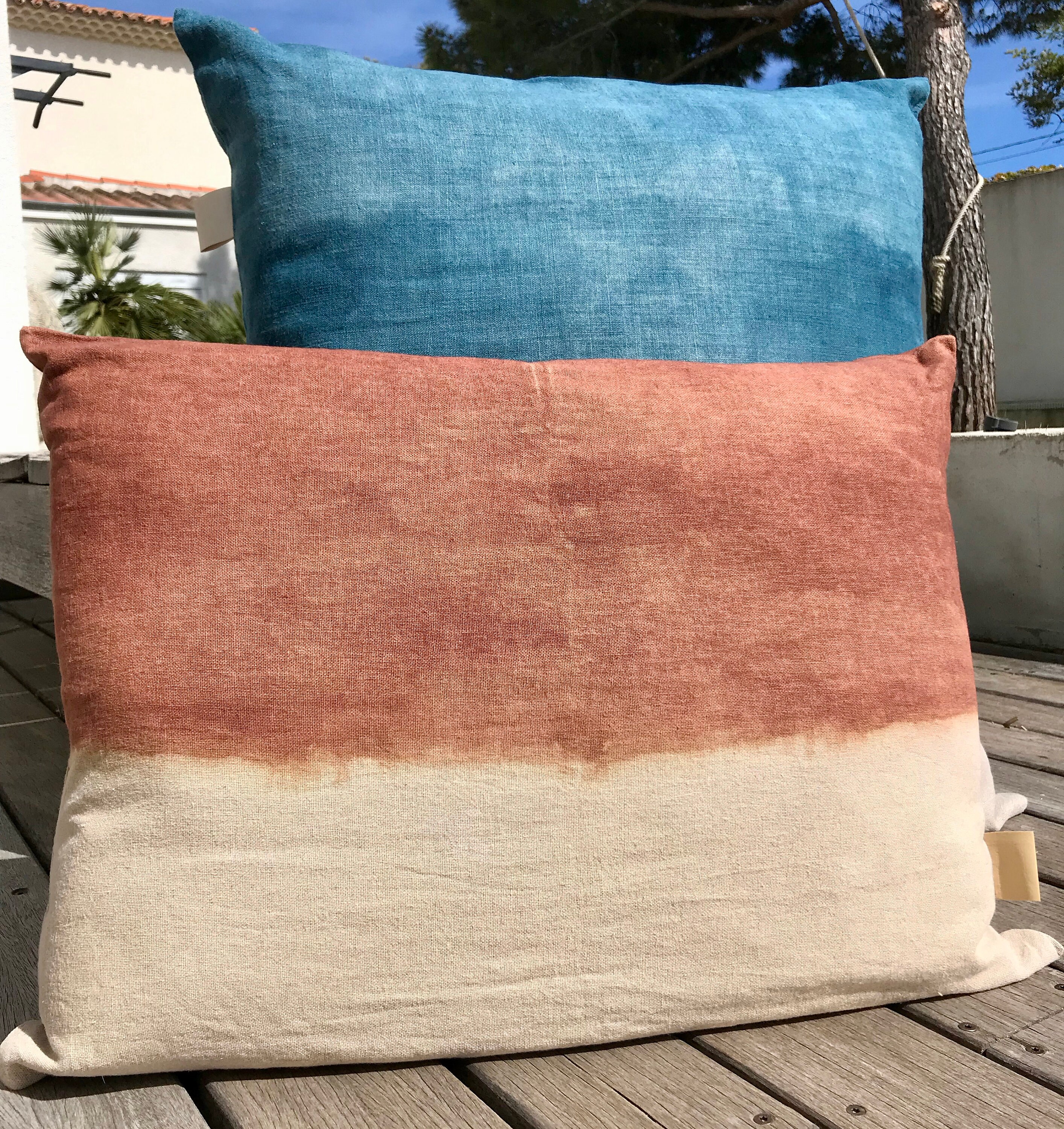 Big Duo de Coussins Tie & Dye en Lin Naturel Bleu Paon, Marron Camel 80x80 et 50x70 cm