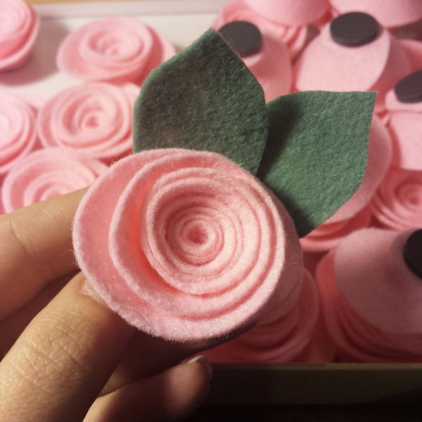 3 Felt Rose Magnets, Felt Flower Magnets, Rose Magnets, Felt Flowers, Fridge Magnets, Flower Magnets, Home Decor, Party Favors, Gift for Her