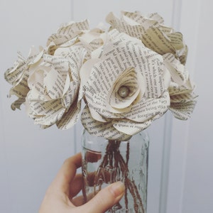 12 Paper Book Roses, Book Roses, Paper Flowers, Paper Rose Bouquet, Repurposed Book, Set of 12 Book Flowers, Wedding Decoration, Home Décor