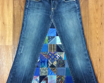 Damen Up-cycled Denim Jean Rock mit Patchwork-Einsätze