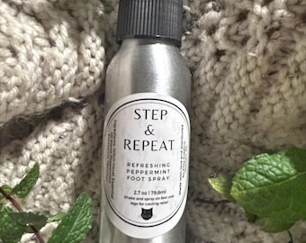Spray refrescante de menta Step & Repeat para pies cansados y doloridos