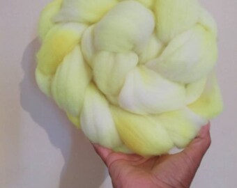 Hand Dyed Polwarth Superwash Spinning Fibre Braid (Lemon)