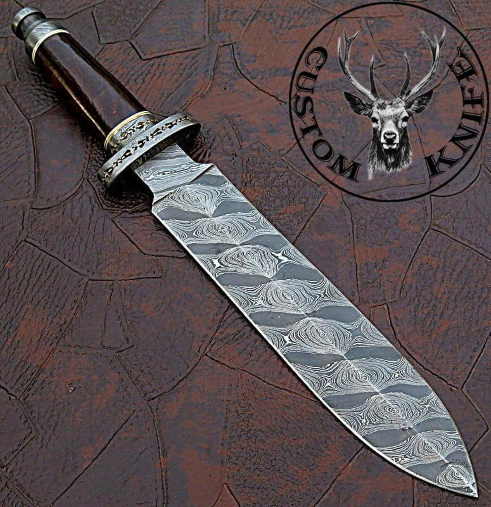 Coltello Karambit in acciaio Damasco personalizzato HandmadE con guaina