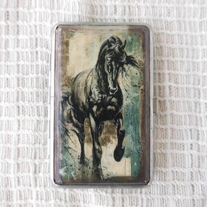 Black Horse Zigarettenetui, 100 mm Mustard verzierte Zigarettenschachtel, doppelseitige MetallzigarettenVisitenkarte, ID-Brieftaschenhalter, Geschenke für Männer